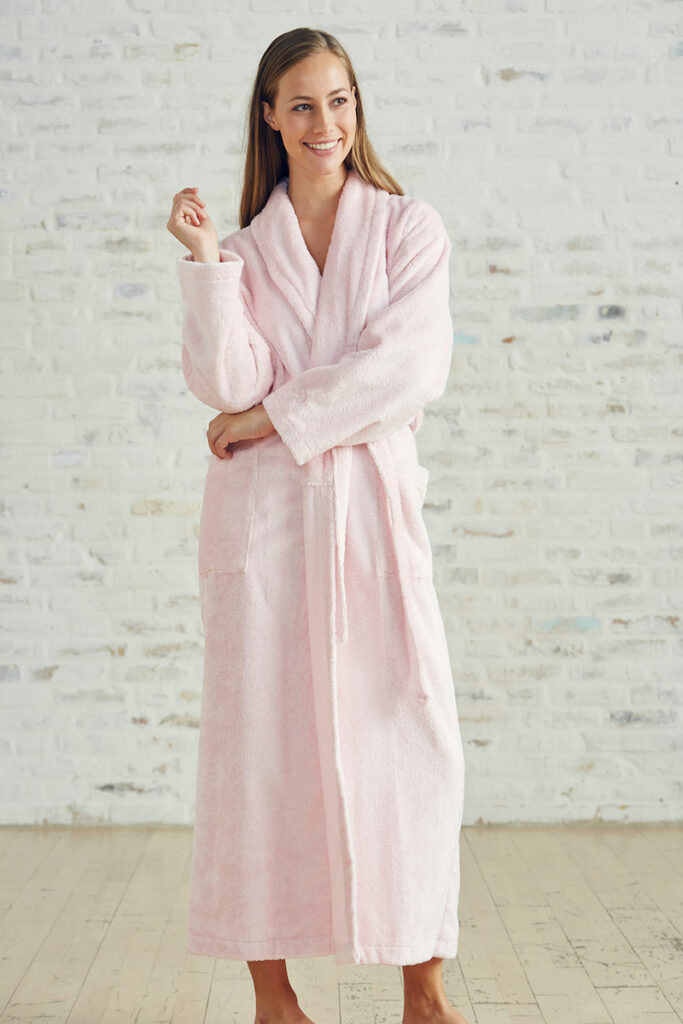 Luxury pink cotton bathrobe manufacturer in Vietnam
